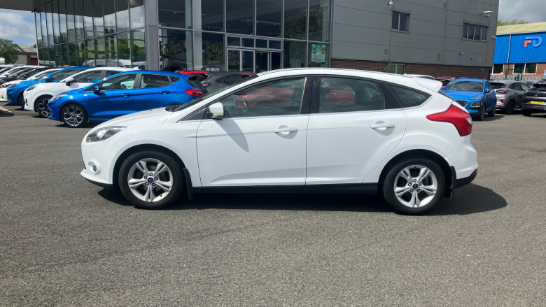 Ford Focus 1.6 Zetec 5dr Petrol Hatchback